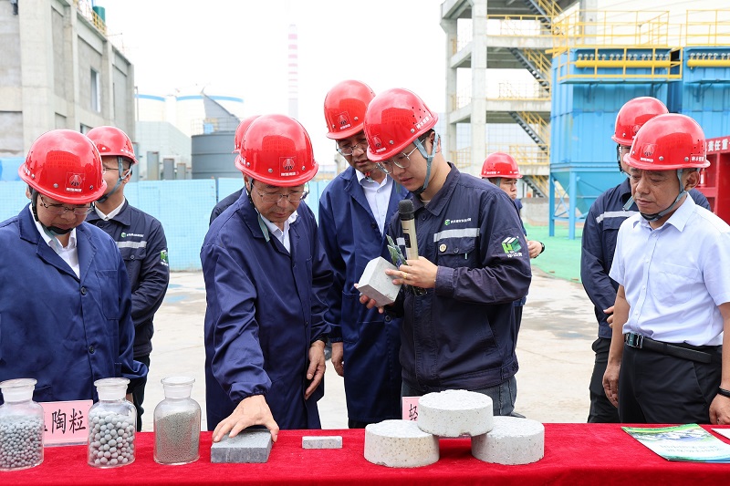 杜平到陜西建材科技神木恒穩(wěn)公司督導(dǎo)檢查安全環(huán)保和防汛度汛工作